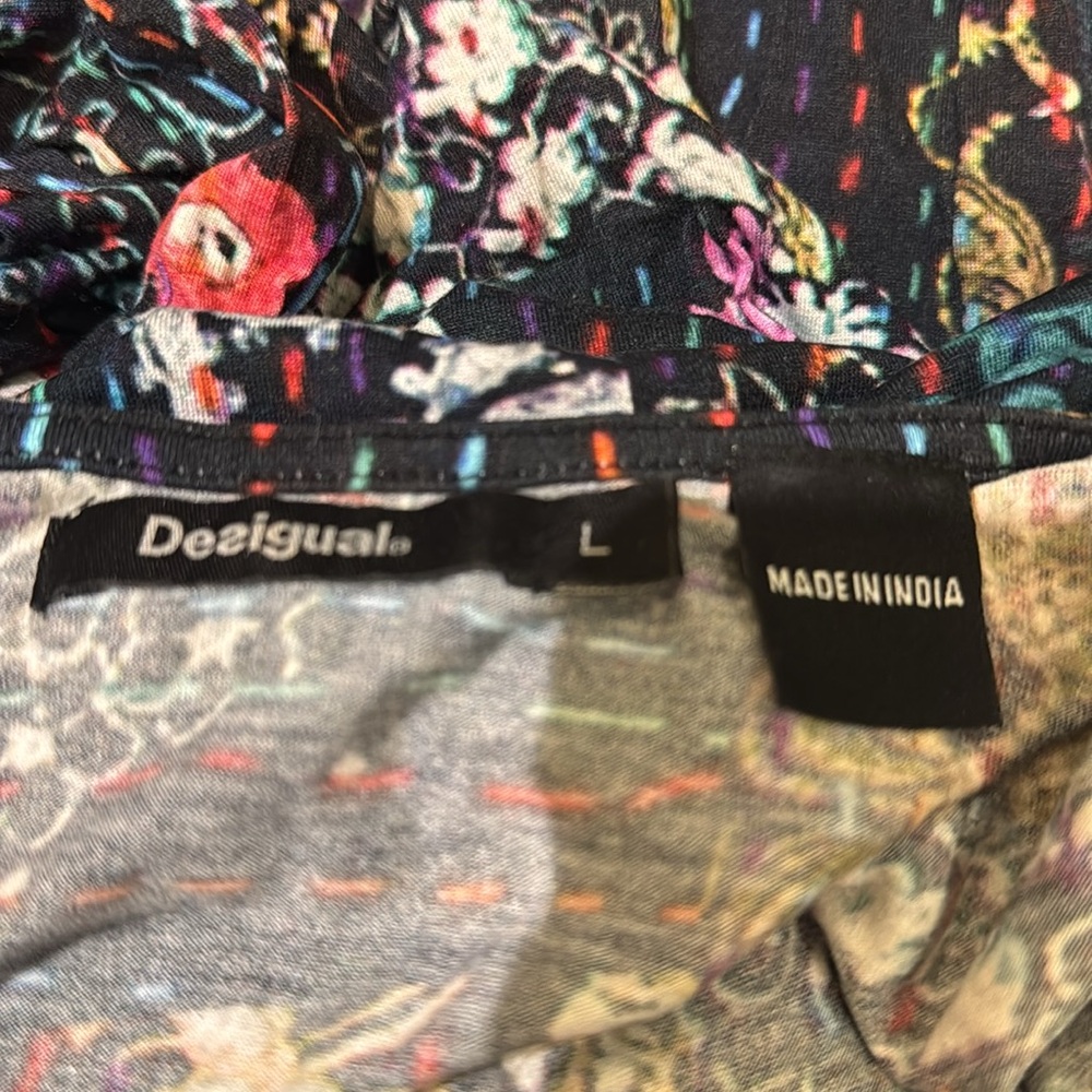 Amazing Desigual patchwork pattern dress w built in sash and gold thread accent - Picture 13 of 13